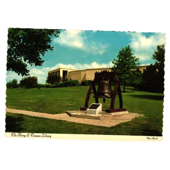 Harry S Truman Library Postcard Independence Missouri Dexter Press Holiday - Picture 1 of 2